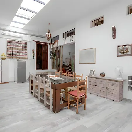 Casa Grande Con Piscina Familias * Granada