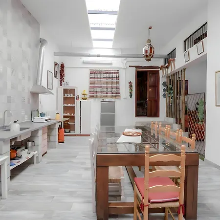 Holiday home Casa Grande Con Piscina Familias Granada