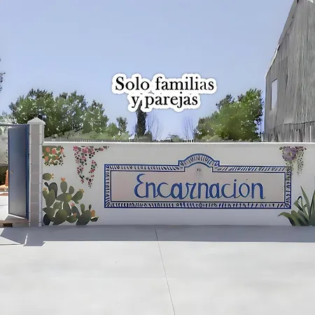 Casa Grande Con Piscina Familias Holiday home *